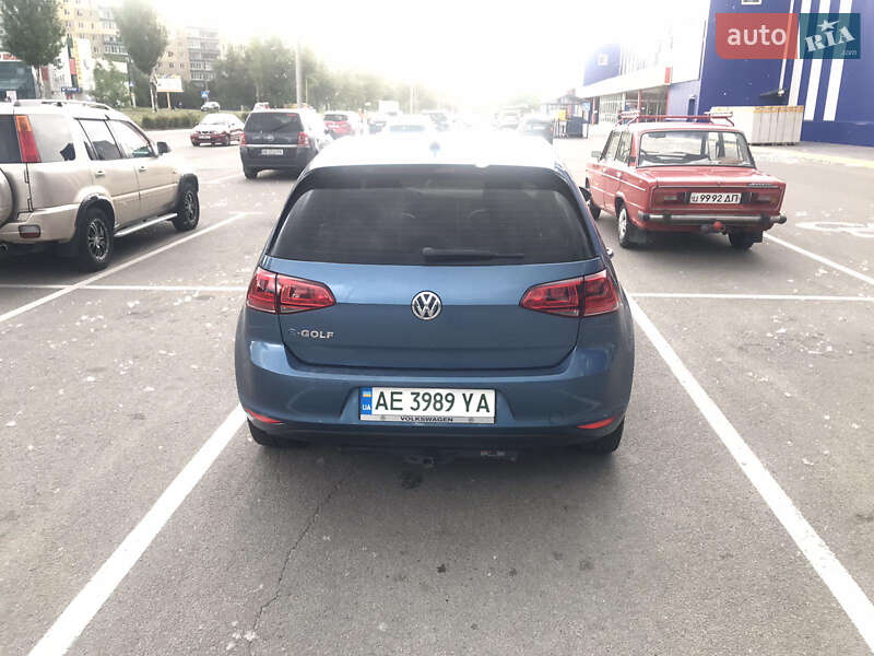 Хетчбек Volkswagen e-Golf 2016 в Дніпрі
