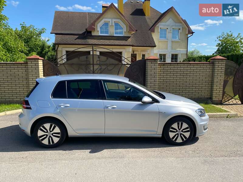 Volkswagen e-Golf 2015