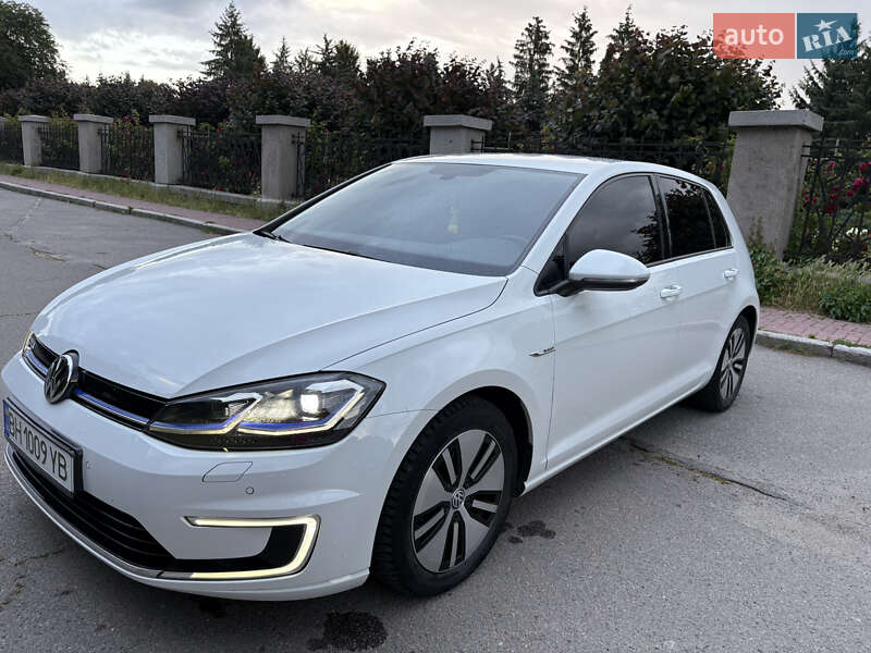 Хэтчбек Volkswagen e-Golf 2017 в Умани