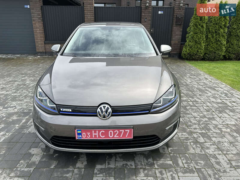 Хетчбек Volkswagen e-Golf 2015 в Києві