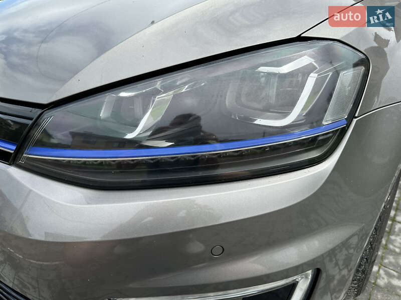 Хетчбек Volkswagen e-Golf 2015 в Києві