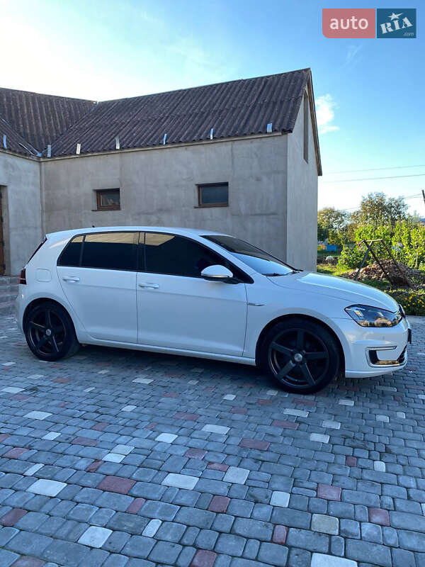 Хетчбек Volkswagen e-Golf 2015 в Кам'янець-Подільському