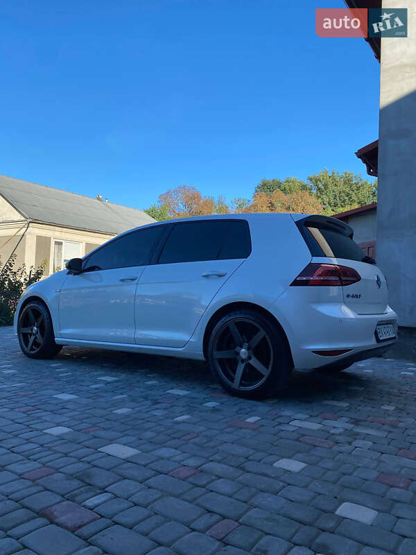Хетчбек Volkswagen e-Golf 2015 в Кам'янець-Подільському