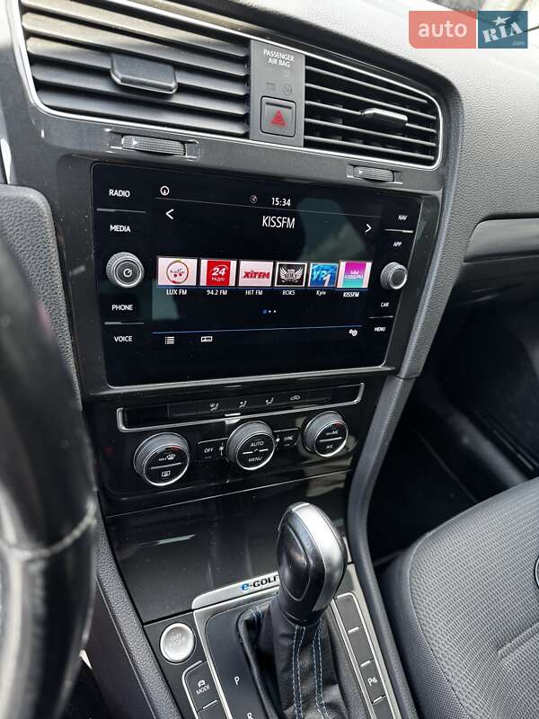 Хэтчбек Volkswagen e-Golf 2020 в Киеве
