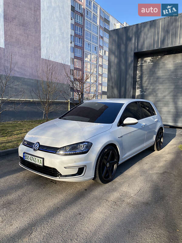 Хетчбек Volkswagen e-Golf 2015 в Кам'янець-Подільському
