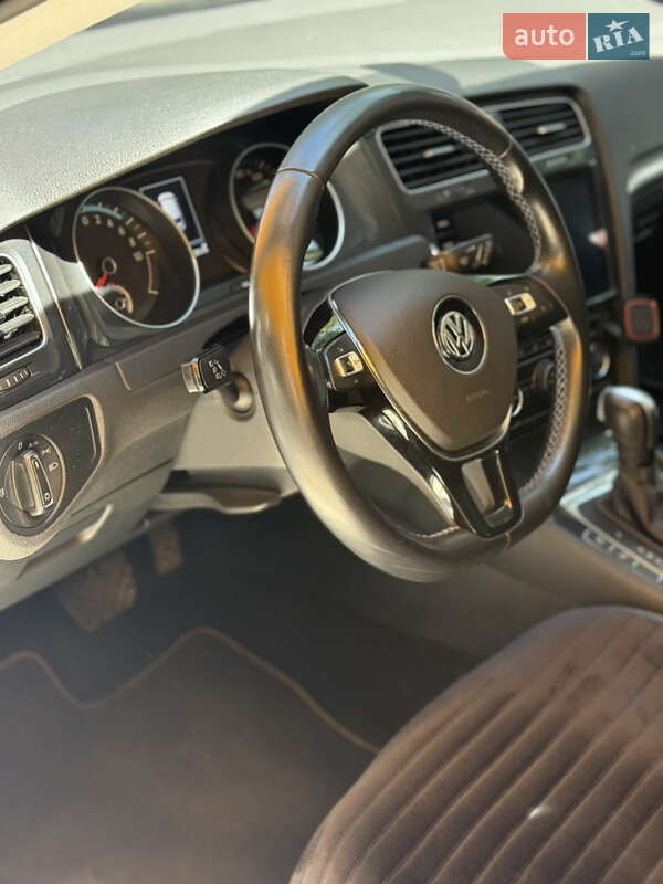 Хэтчбек Volkswagen e-Golf 2020 в Виннице