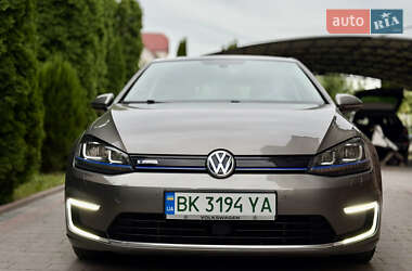 Хетчбек Volkswagen e-Golf 2016 в 