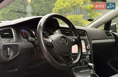 Хетчбек Volkswagen e-Golf 2016 в 
