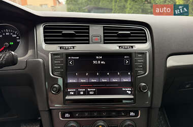 Хетчбек Volkswagen e-Golf 2016 в 