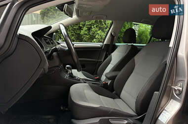 Хетчбек Volkswagen e-Golf 2016 в 