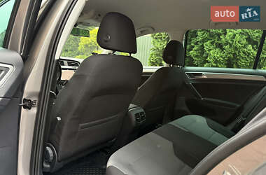 Хетчбек Volkswagen e-Golf 2016 в 