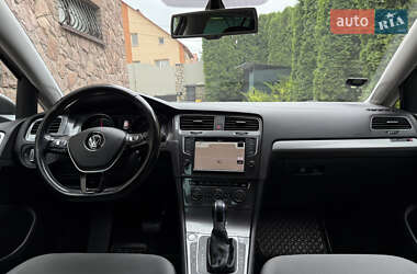 Хетчбек Volkswagen e-Golf 2016 в 