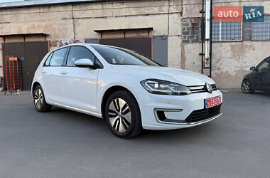 Хэтчбек Volkswagen e-Golf 2018 в Калуше