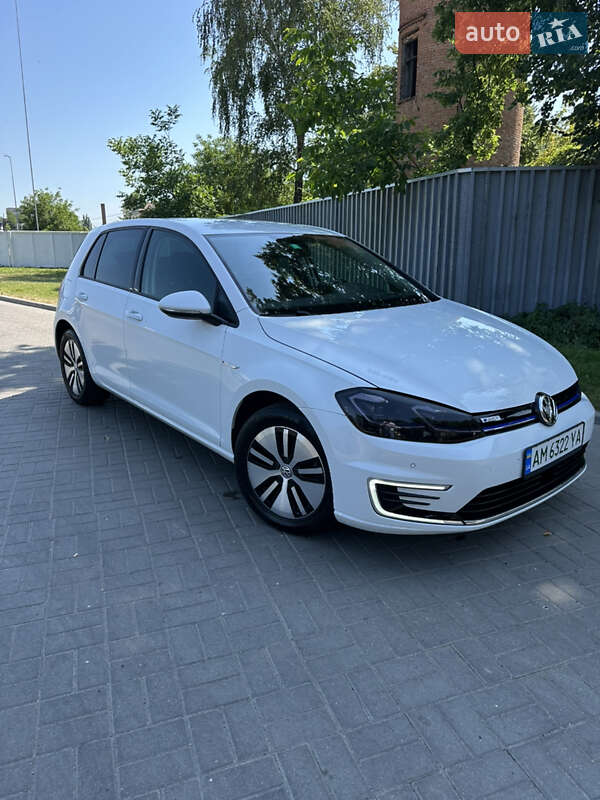 Хетчбек Volkswagen e-Golf 2017 в Житомирі