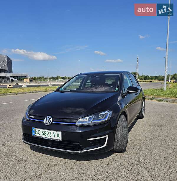 Хэтчбек Volkswagen e-Golf 2018 в Львове