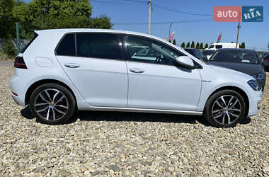 Хэтчбек Volkswagen e-Golf 2018 в 