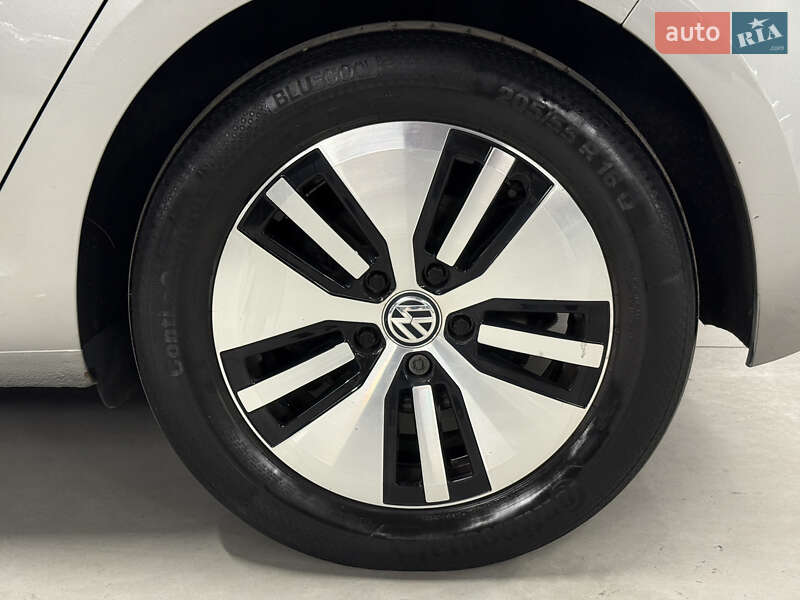 Хэтчбек Volkswagen e-Golf 2015 в Владимире