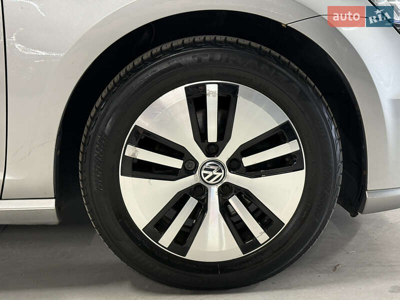 Хэтчбек Volkswagen e-Golf 2015 в Владимире