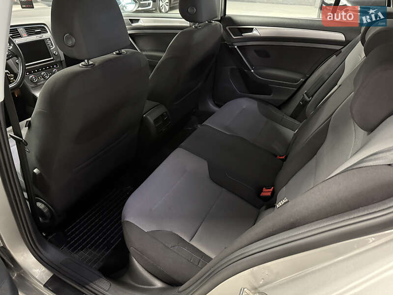 Хэтчбек Volkswagen e-Golf 2015 в Владимире