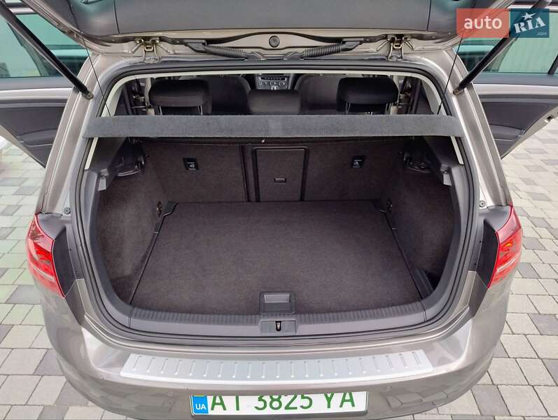 Хэтчбек Volkswagen e-Golf 2015 в Косове