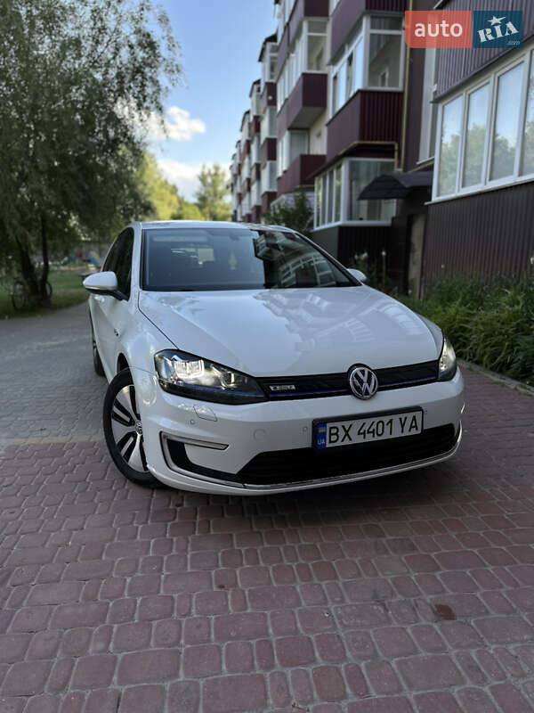 Хетчбек Volkswagen e-Golf 2015 в Шепетівці