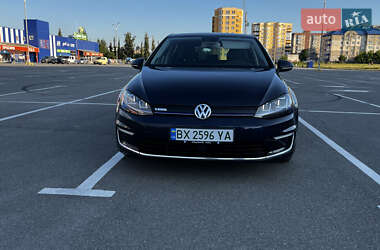 Хетчбек Volkswagen e-Golf 2015 в Кам'янець-Подільському