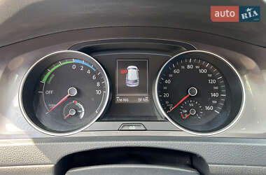 Хетчбек Volkswagen e-Golf 2014 в 