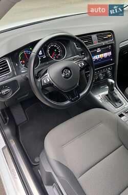 Хэтчбек Volkswagen e-Golf 2020 в 
