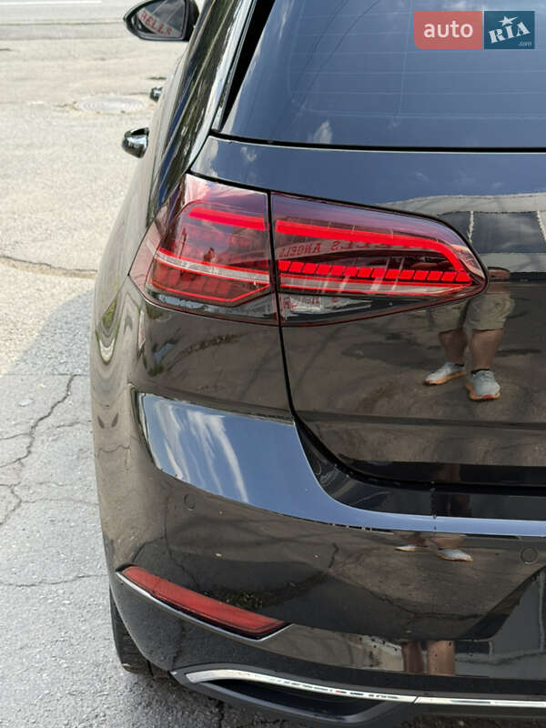Хетчбек Volkswagen e-Golf 2019 в Дніпрі