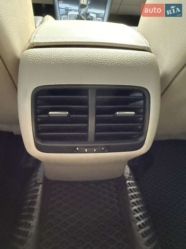 Хетчбек Volkswagen e-Golf 2019 в Дніпрі