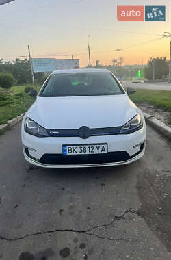 Хэтчбек Volkswagen e-Golf 2015 в Ровно