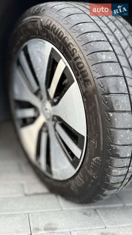 Хэтчбек Volkswagen e-Golf 2020 в Глыбокой