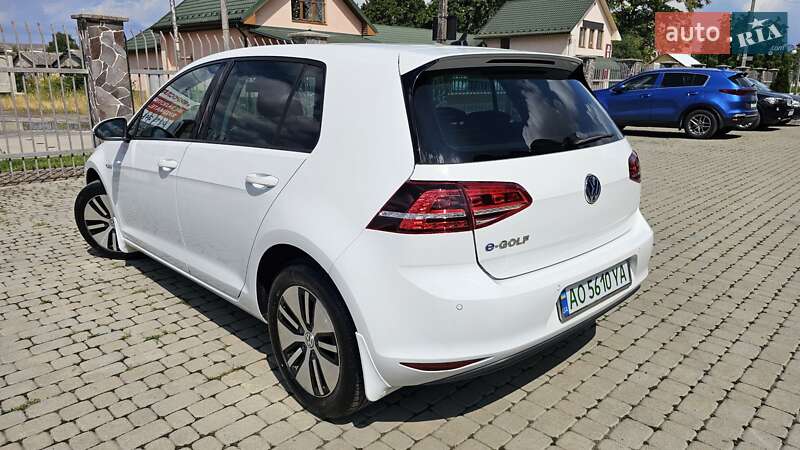 Хэтчбек Volkswagen e-Golf 2015 в Мукачево