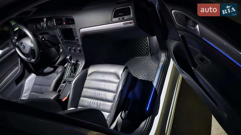 Хэтчбек Volkswagen e-Golf 2015 в Мукачево