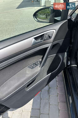 Хэтчбек Volkswagen e-Golf 2014 в 