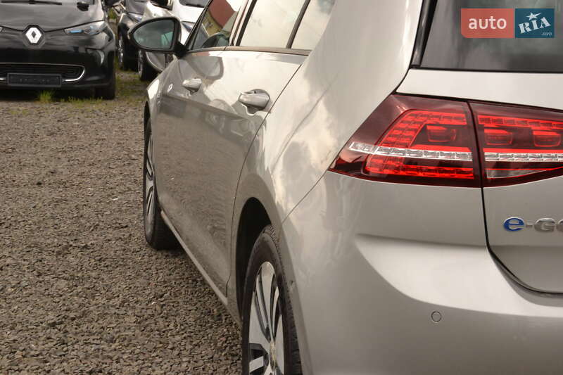 Хэтчбек Volkswagen e-Golf 2016 в Луцке