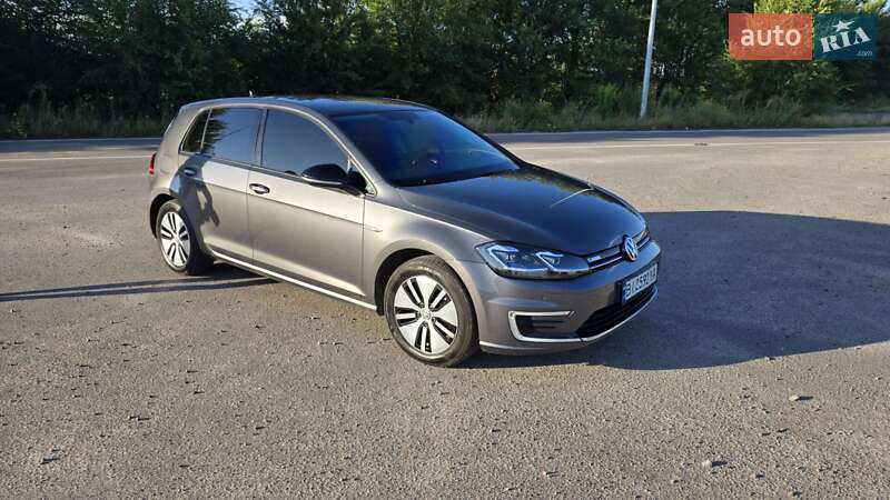 Хэтчбек Volkswagen e-Golf 2017 в Полтаве