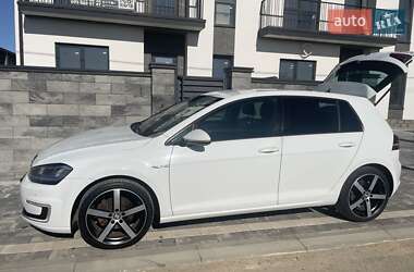 Хэтчбек Volkswagen e-Golf 2014 в 