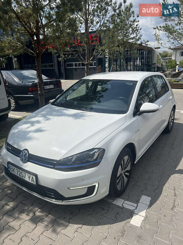 Хэтчбек Volkswagen e-Golf 2014 в Ровно