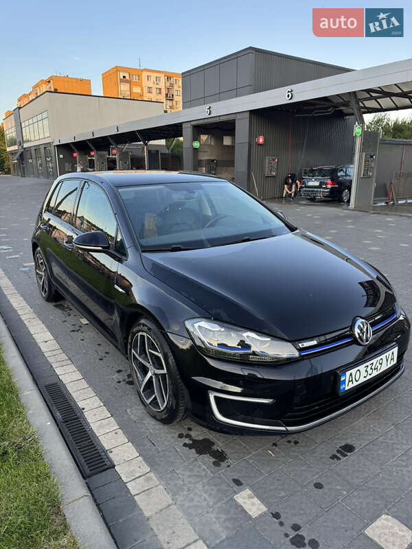 Хетчбек Volkswagen e-Golf 2018 в Ужгороді