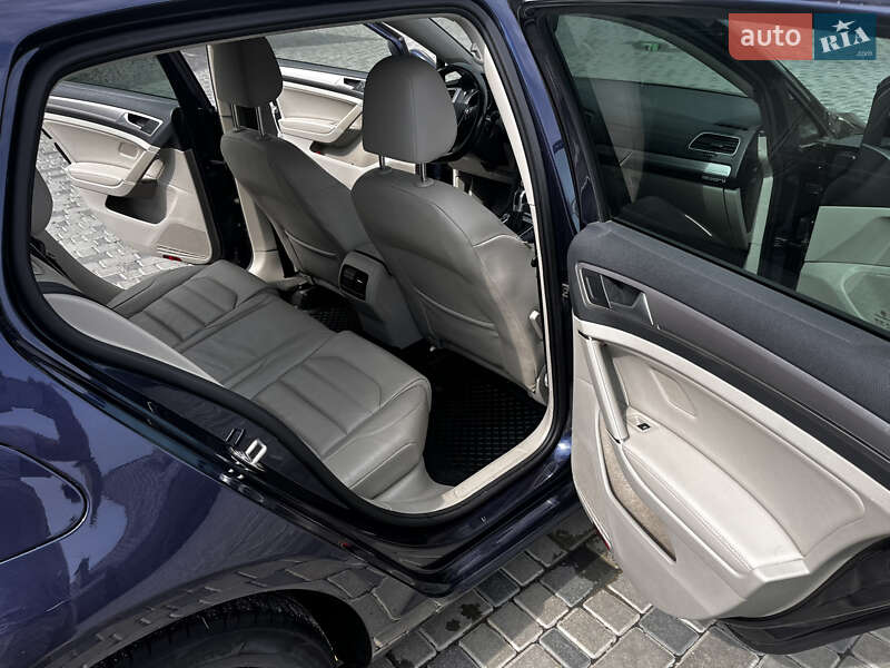 Хетчбек Volkswagen e-Golf 2015 в Кропивницькому