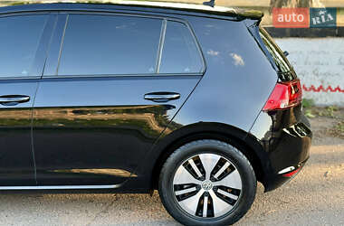 Хэтчбек Volkswagen e-Golf 2015 в 
