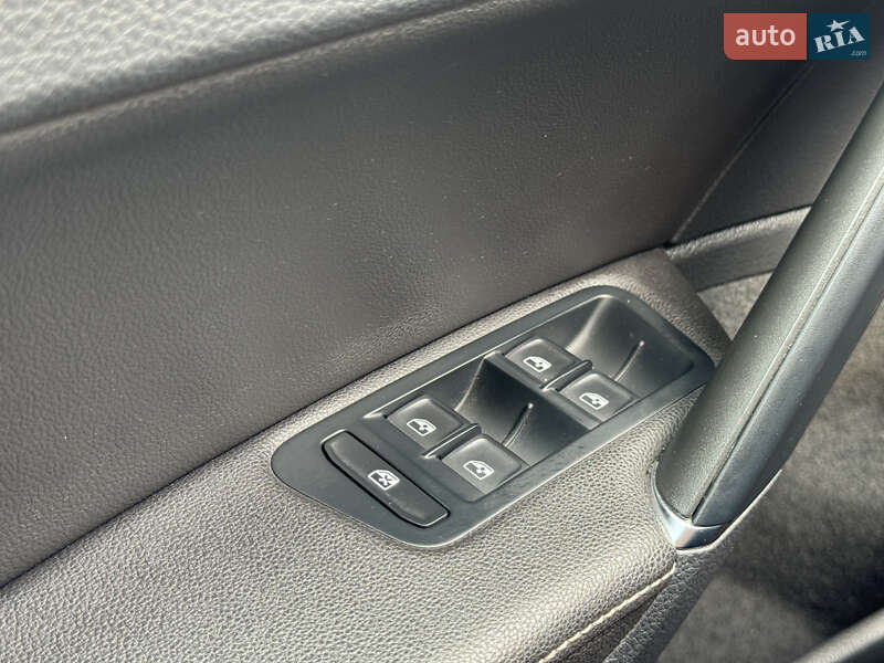 Хэтчбек Volkswagen e-Golf 2019 в Самборе