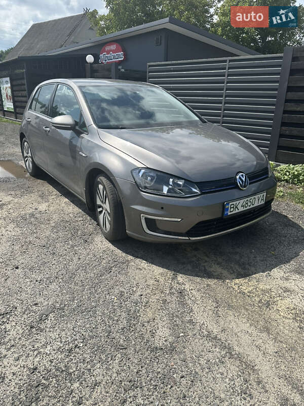 Volkswagen e-Golf 2016