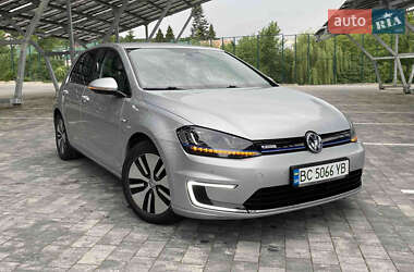 Хэтчбек Volkswagen e-Golf 2015 в Львове
