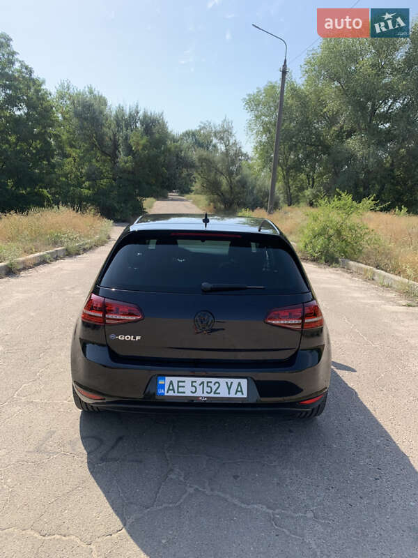 Хэтчбек Volkswagen e-Golf 2016 в Каменском