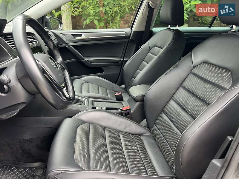 Хэтчбек Volkswagen e-Golf 2019 в Ровно
