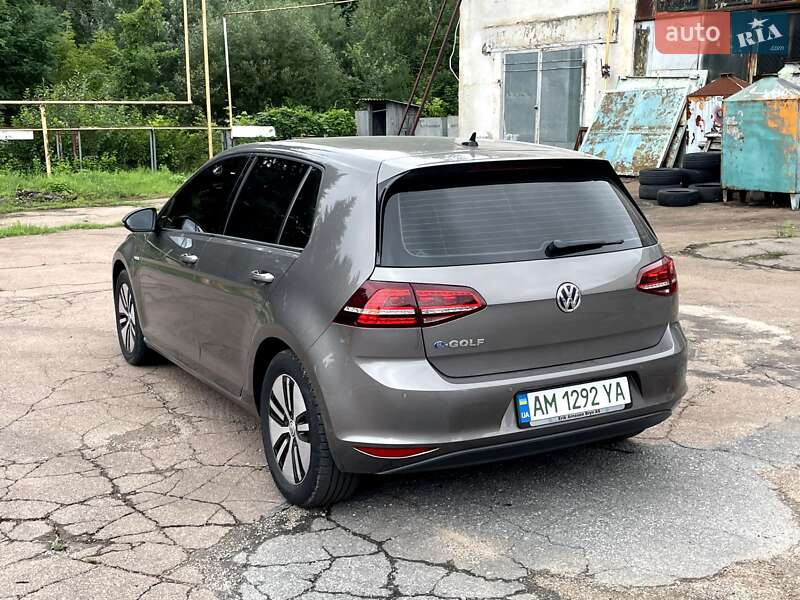 Хетчбек Volkswagen e-Golf 2014 в Житомирі