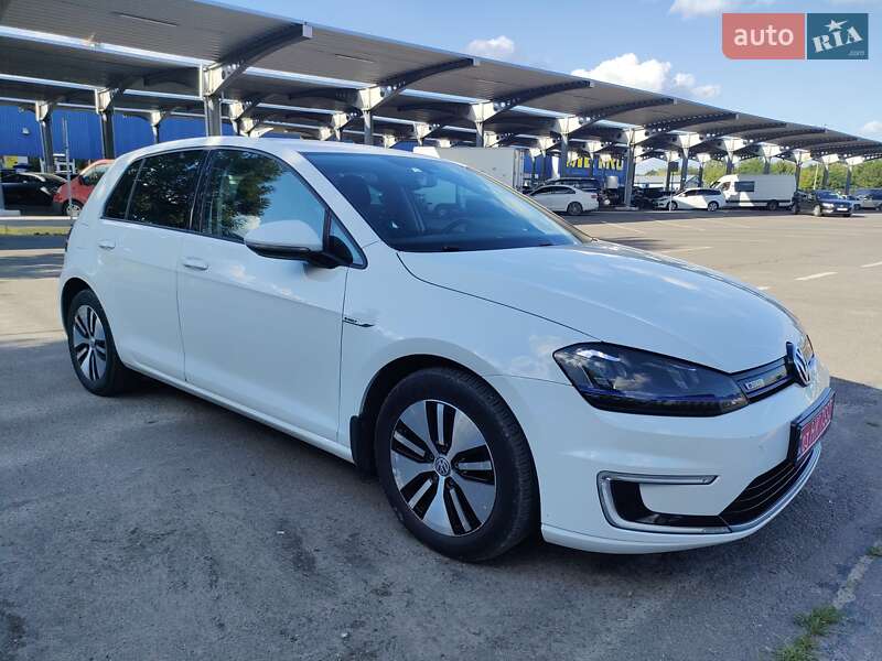Volkswagen e-Golf 2015