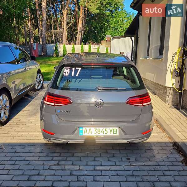 Хэтчбек Volkswagen e-Golf 2020 в Киеве